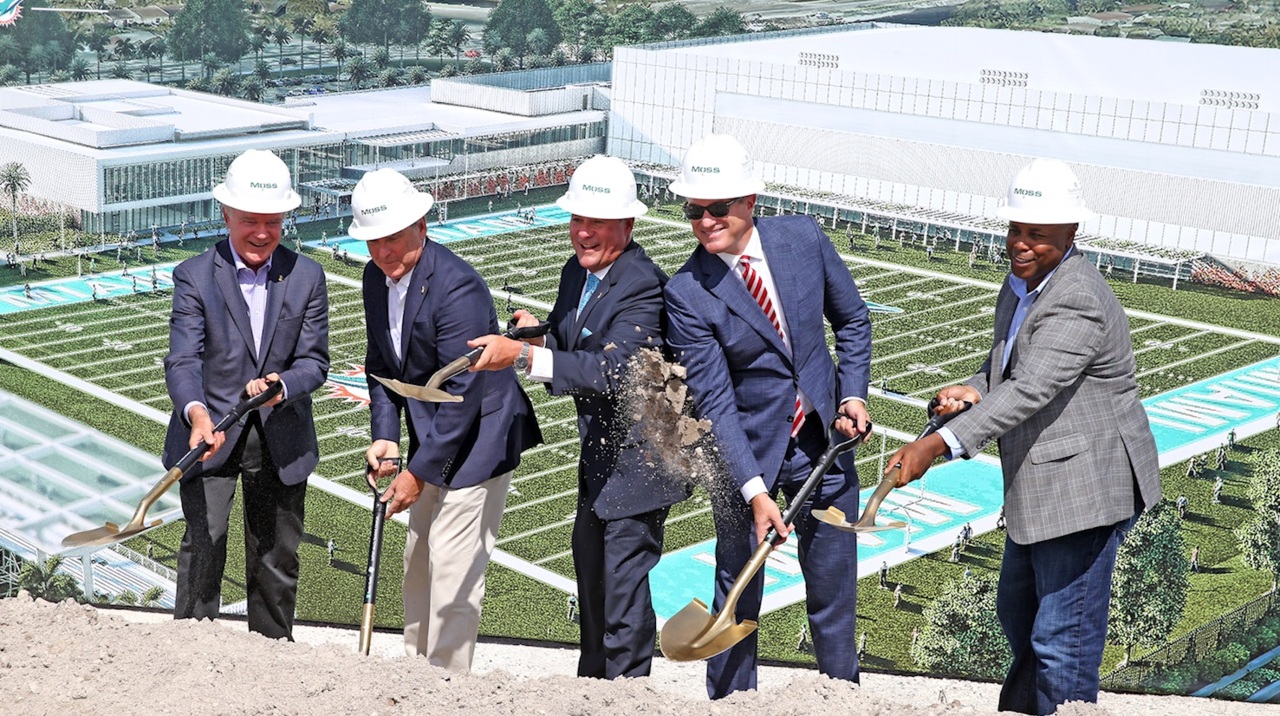 Dolphins' Ross unveils new training facility, sets win-now demand