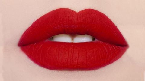 Make Your Lipstick Last Forever In 2 Minutes