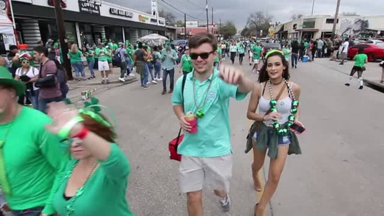 Ezekiel Elliott Pulled Down A Woman's Shirt At A St. Patrick's Party