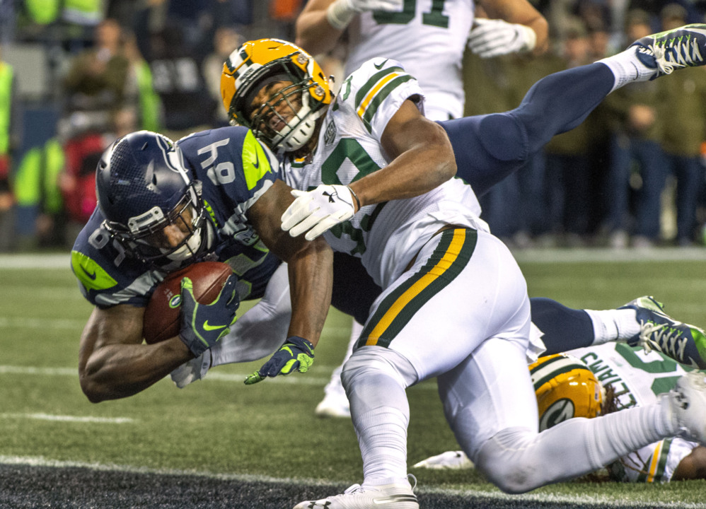 Russell Wilson caps Seattle's rally past Green Bay for 27-24 win