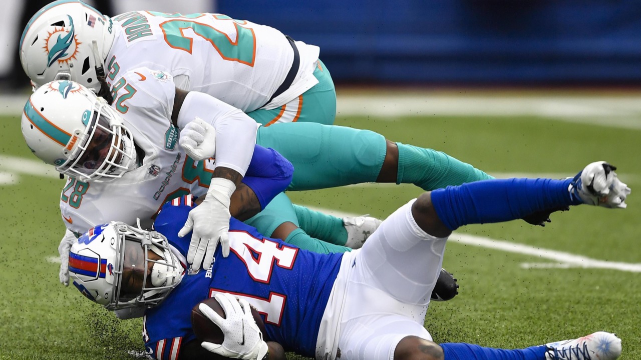 Bills' Isaiah McKenzie torches Miami Dolphins with 3 first-half scores