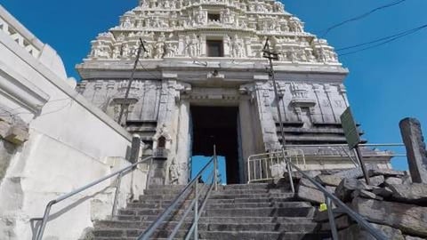 Climbing down from Sri Yoga Narasimha Swamy Temple | Melu...