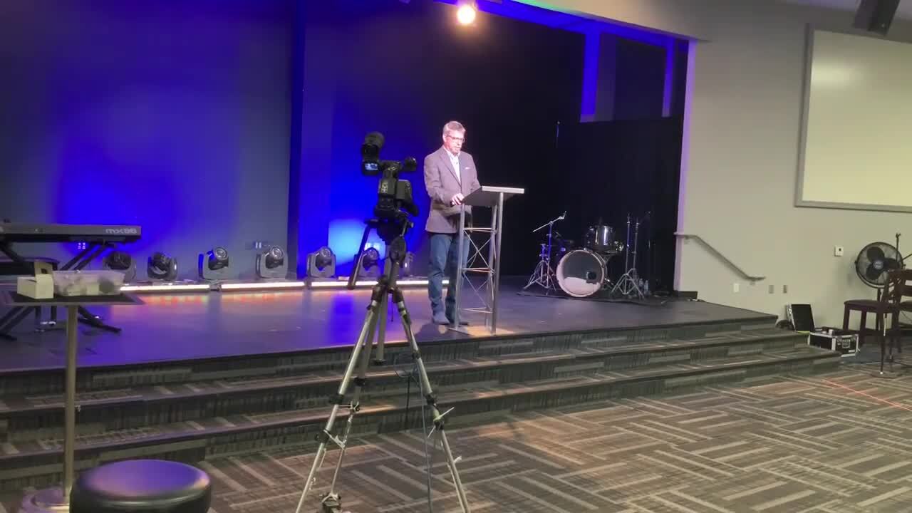 Fresno, CA pastor defies California church capacity policy | Fresno Bee