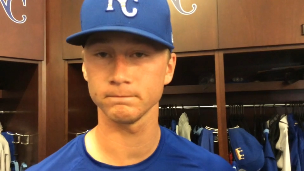 Royals pitcher Brady Singer proposes to girlfriend in the rain