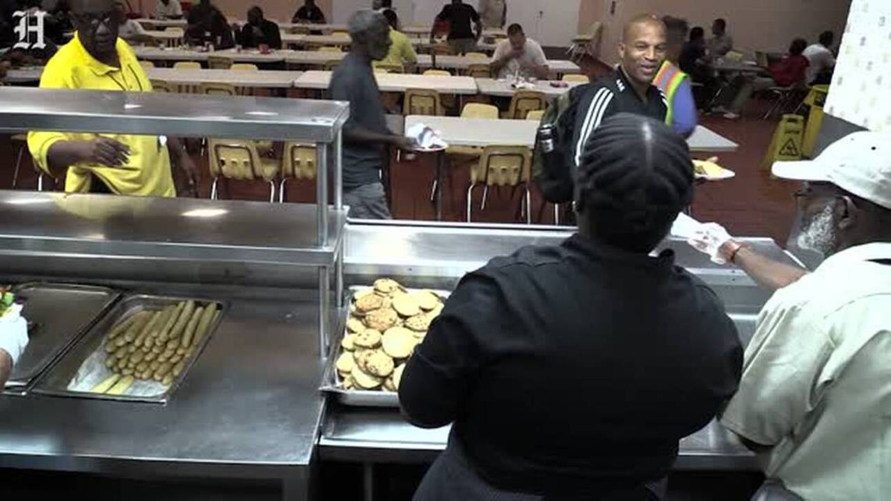 Chefs Donate Time To Feed Homeless In Miami Miami Herald   1 Th 