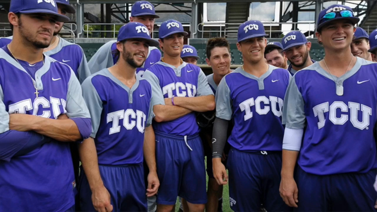 Vanderbilt Commodores shortstop Dansby Swanson (7) celebrates with his  teammates following the NCAA College baseball World Series against the TCU  Horned Frogs on June 16, 2015 at TD Ameritrade Park in Omaha