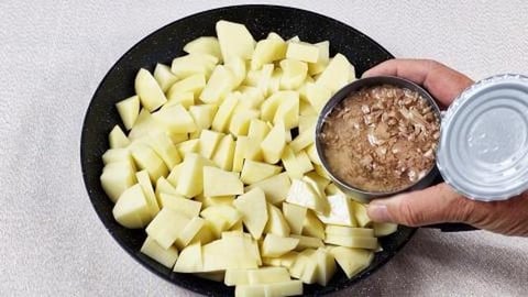 Do You have potatoes and canned tuna at home - Easy econo...
