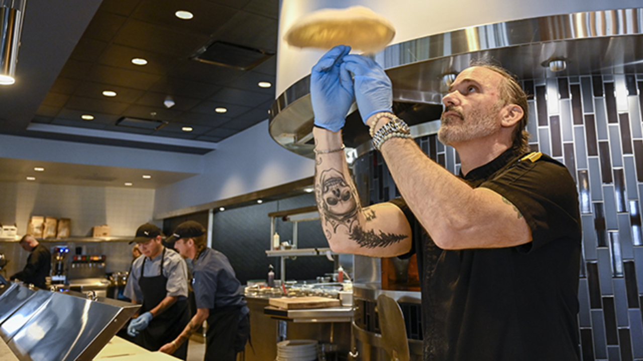 Plate restaurant opens second location in Leawood's Park Place Kansas