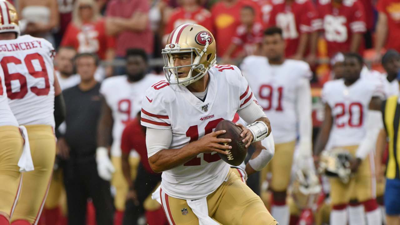 Jeff Wilson Jr. #30 of the San Francisco 49ers is congratulated by