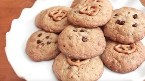 Baking Chocolate Chip Pretzel Cookies | SweetTreats