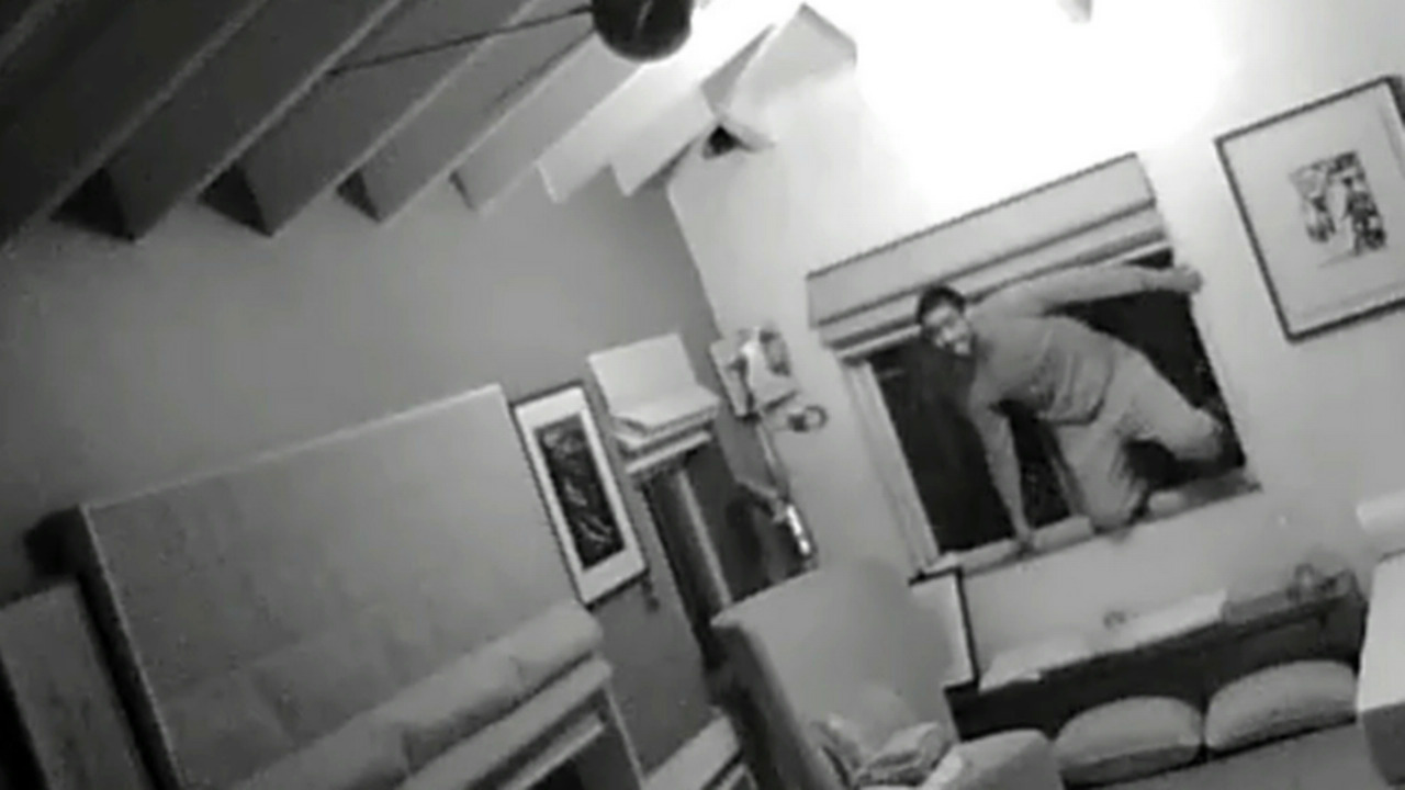 Man caught on surveillance video burglarizing Miami home | Miami Herald