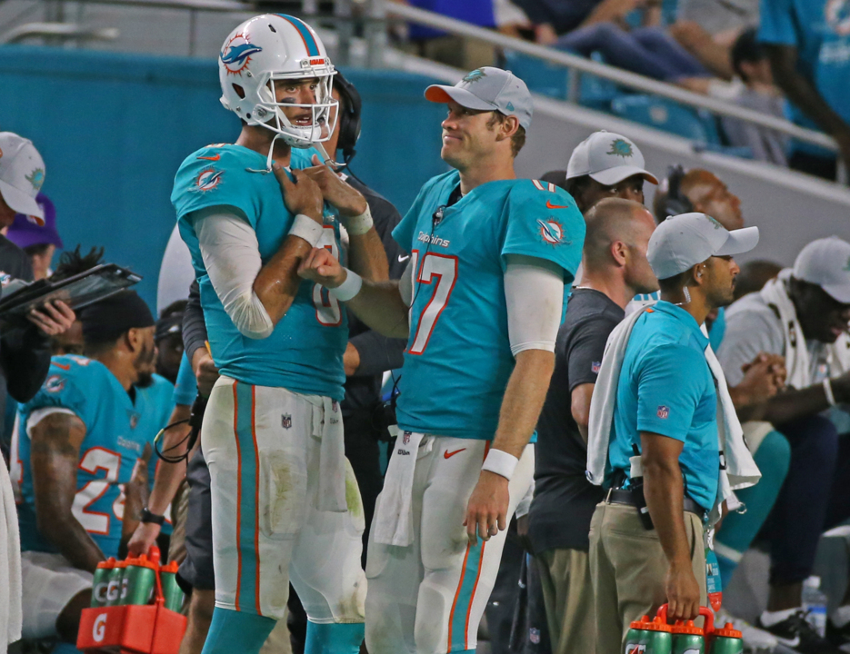 Watch: Dolphins LB Kiko Alonso wanders to wrong sideline