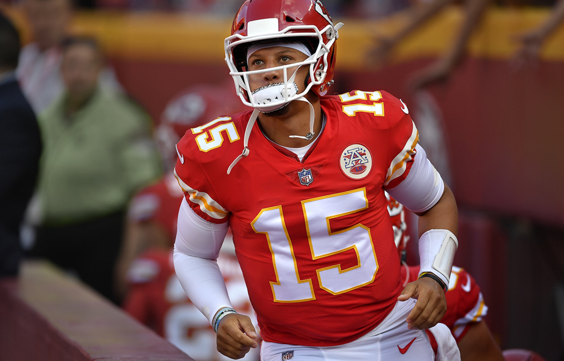 Mahomes sharp as Chiefs post 28-25 victory vs. Vikings