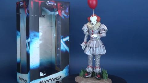 Diamond Select Toys IT Remake Pennywise Gallery Statue Re...