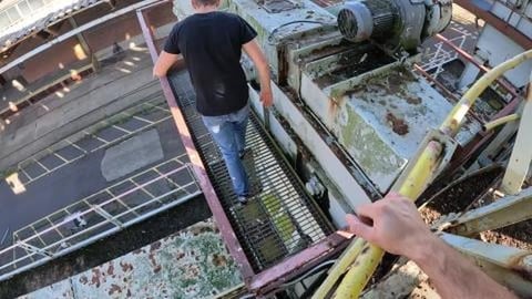 DANGEROUS ABANDONED BUILDING CLIMB 