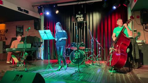 Daria - Beautiful Love - The Pub