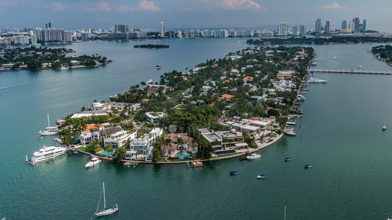 miamiherald.com - Miami Herald Staff Report - Miami Herald wins national real estate journalism award for Miami Beach coverage