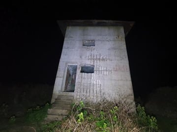 CREEPY ABANDONED WAR BUILDING...