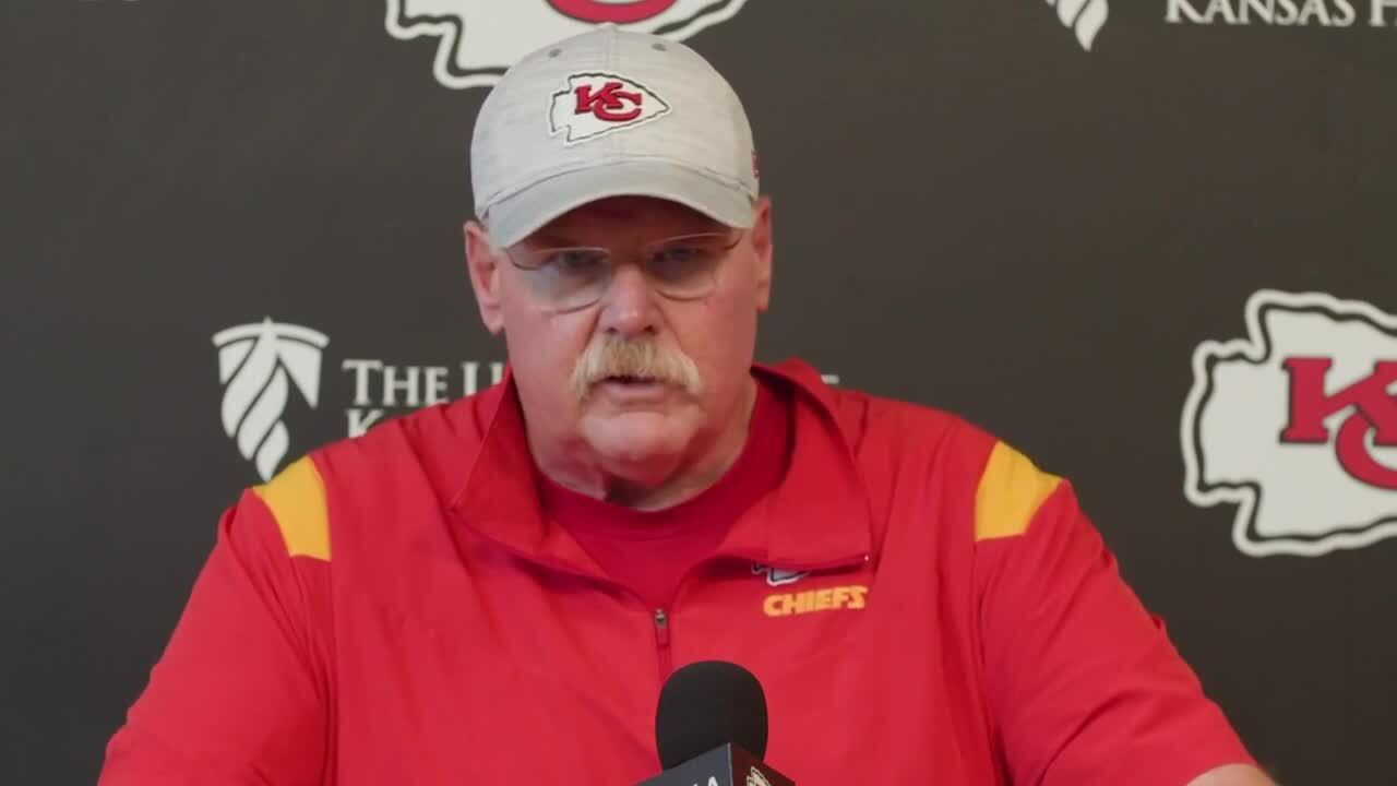 Report: Chiefs elevate familiar kicker from practice squad as Butker deals  with back spasms