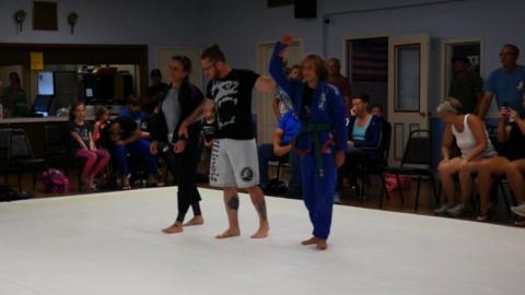 Jiu-Jitsu Girl VS Adult!