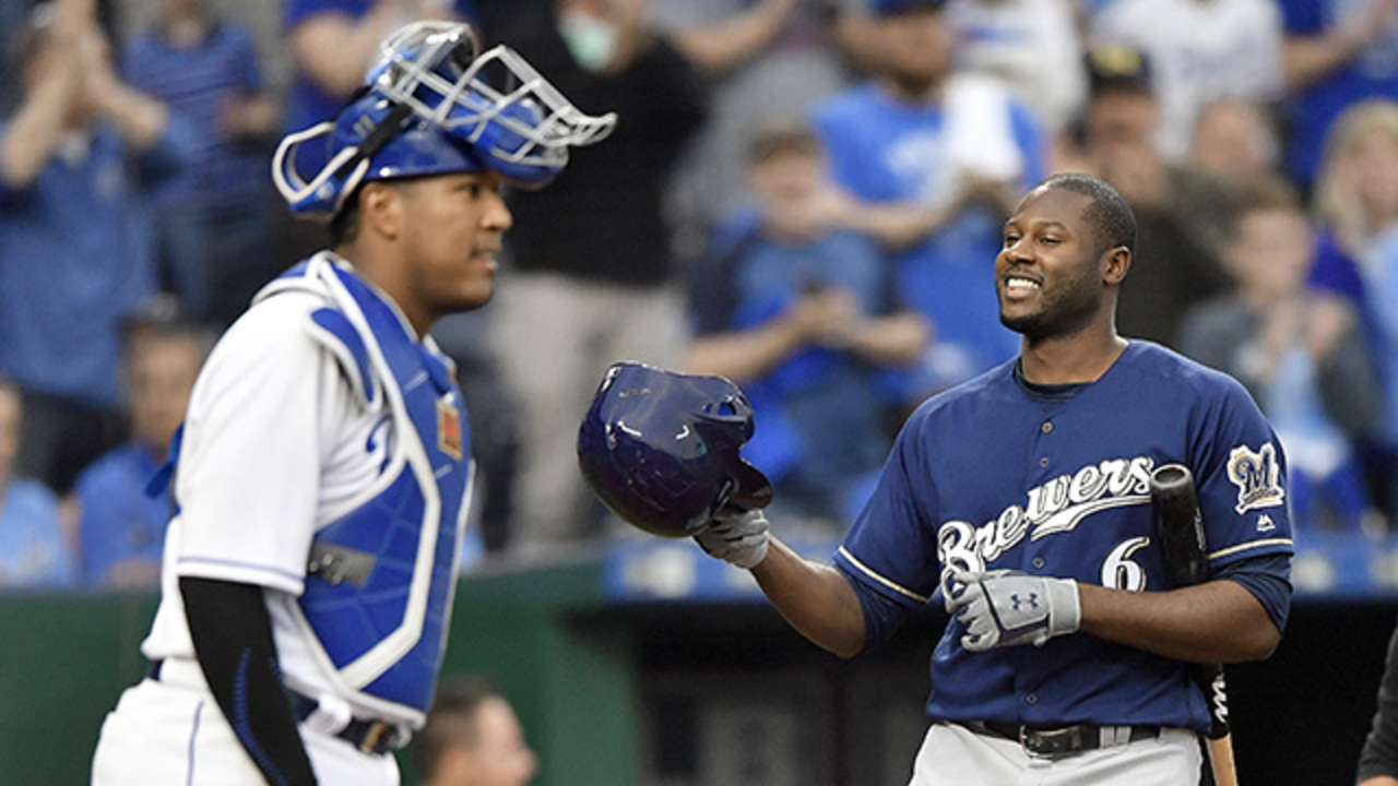 Brewers' Lorenzo Cain receives standing ovation from Royals fans