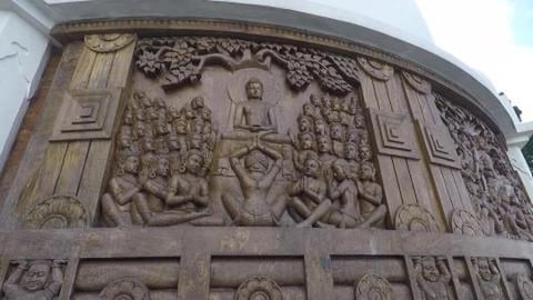 Amazing Sculptures of Peace Pagoda | Darjeeling | West Be...