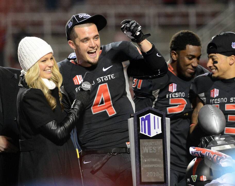 Derek Carr's Jersey Retired At Fresno State Home Opener