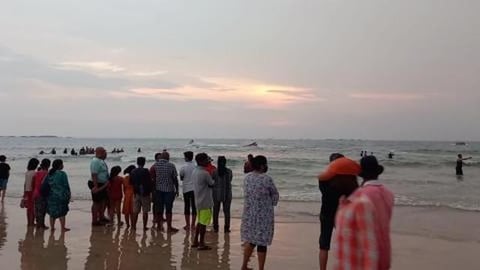 Crowded Malpe Beach - Udupi | Karnataka