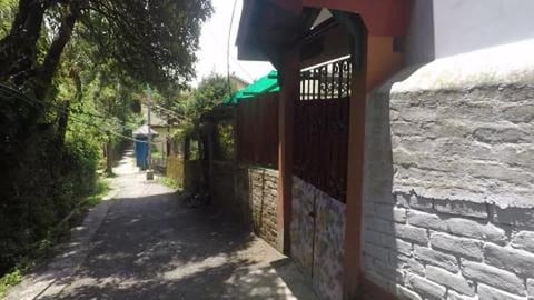 Walking Through Narrow Alleys of Darjeeling Hills | West ...