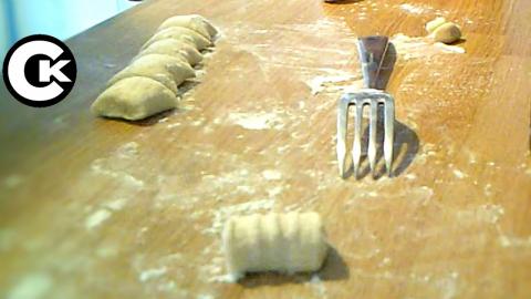 How to roll Gnocchi