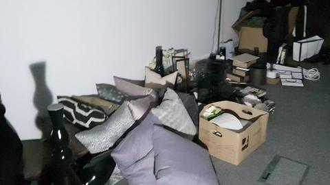 WEIRD ROOM IN ABANDONED OFFICES...