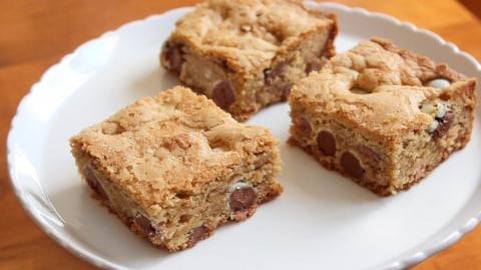 Cadbury Mini Egg Blondies | SweetTreats