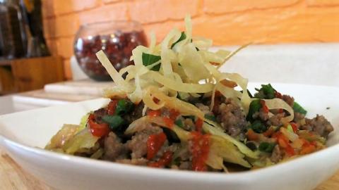 How to Make an Eggroll Bowl | It's Only Food with Chef Jo...