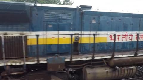 Vistadomes from Opposite Directions Passing Each Other | ...