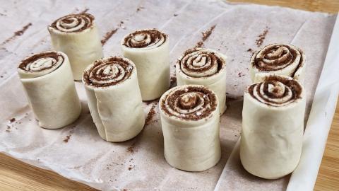 Crispy Puff Pastry Cinnamon Twists