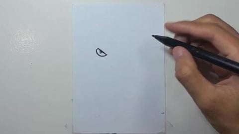 Drawing bull graffiti with a big gold dollar necklace