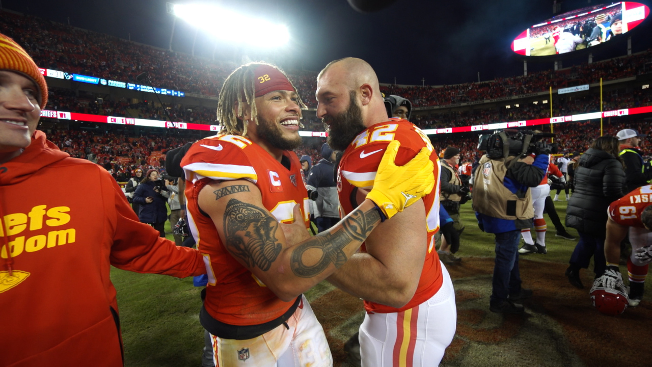 Kansas City Chiefs tackle Eric Fisher celebrates TD like Stone Cold