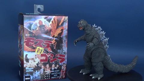 NECA Toys Godzilla vs Mothra Godzilla Figure Review
