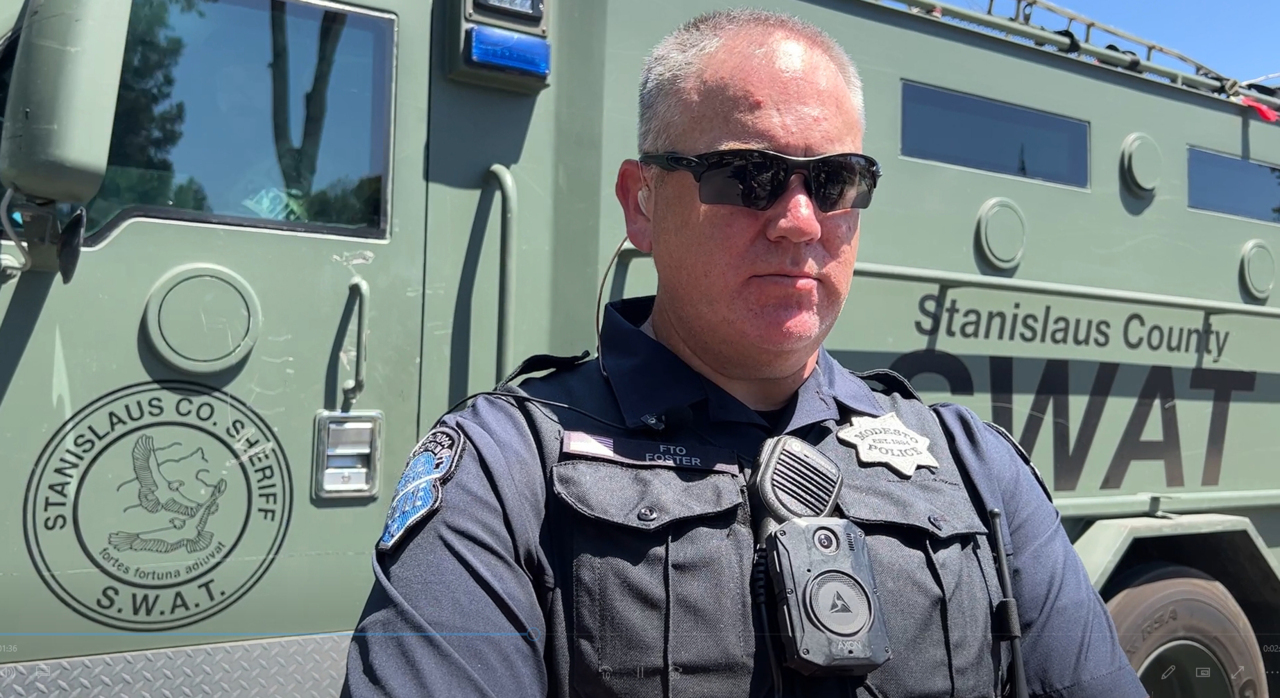 Modesto CA police give update on peaceful end of armed standoff