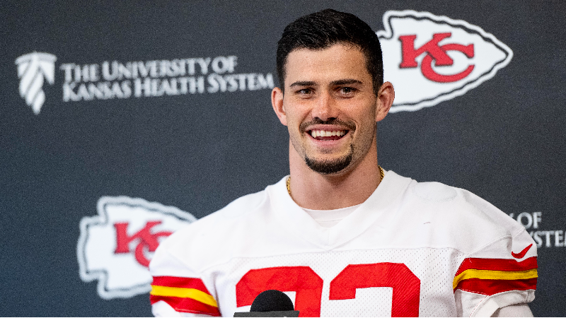 Chiefs linebacker Drue Tranquill parallels football & chess