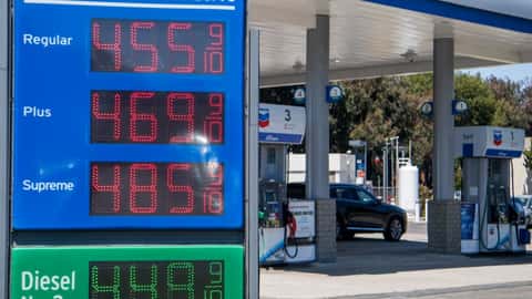Bay Area gasoline prices stay sky-high: COVID economy snapshot