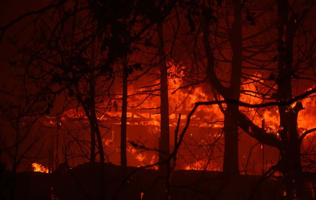 Panic in Paradise: Nearby Bear Fire triggers locals who lost everything in Camp Fire to evacuate again