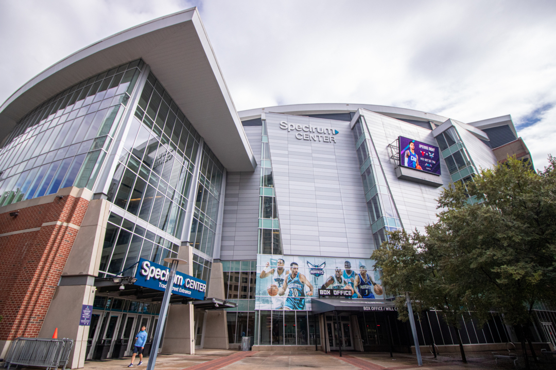 Time Lapse: Building the Charlotte Hornets' court - CBS News