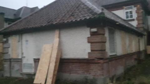 WOULD YOU DARE ENTER THIS ABANDONED HOME?