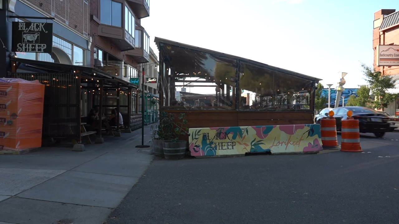 Parklets, streateries to remain for outdoor dining in Bellingham