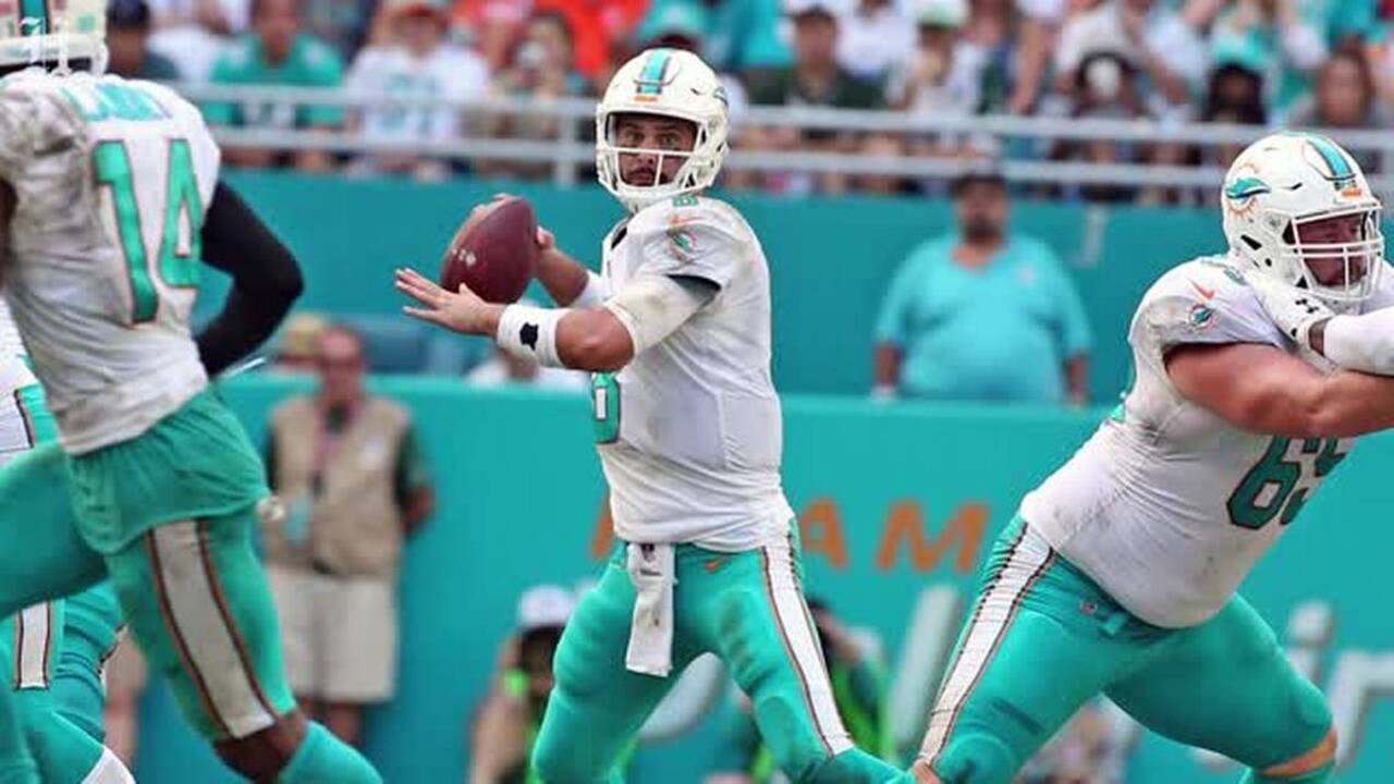 Miami Dolphins QB Jay Cutler leaves vs. New York Jets with chest injury 