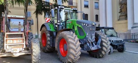 Sfilata mezzi agricoli