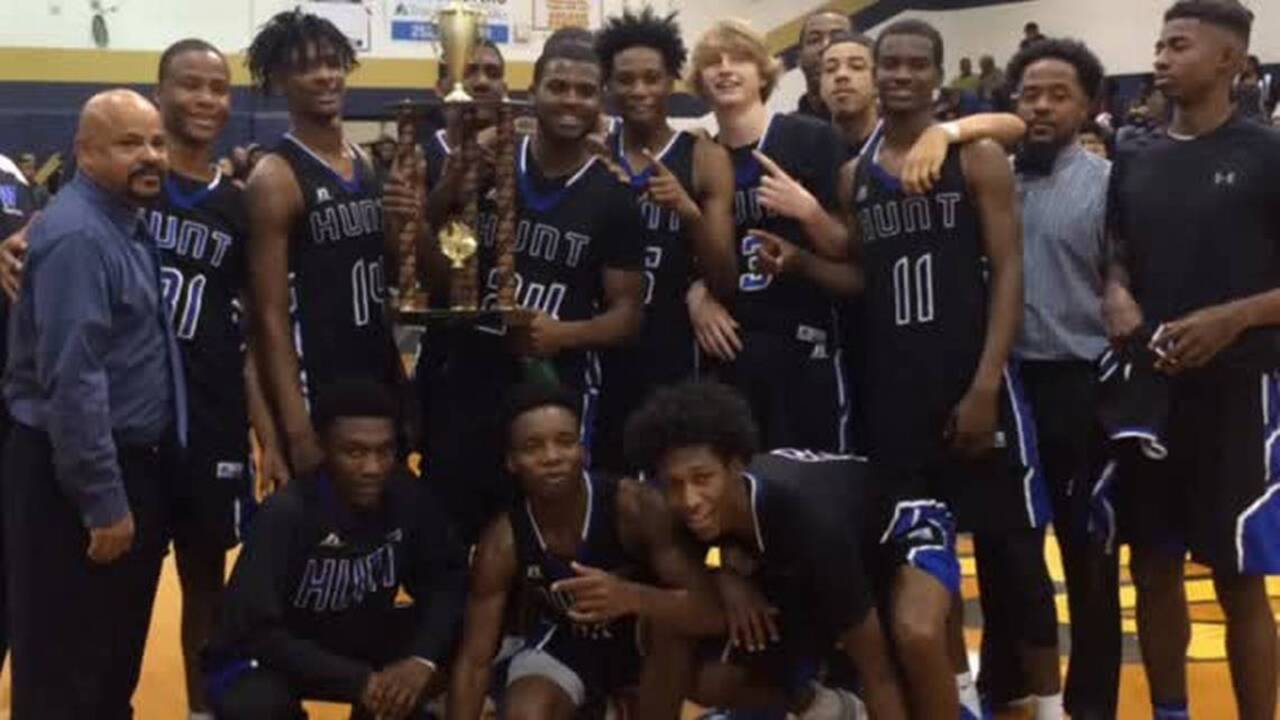 Top 10 plays from basketball rivals Fike and Hunt in Farris & Farris