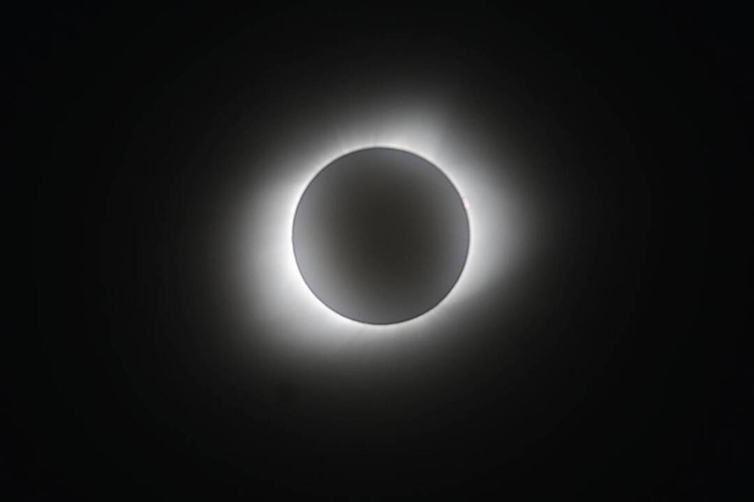 100 minutes of solar eclipse time lapse Kansas City Star