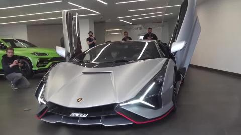 $4MILLION Lamborghini Sian CAUSES CHAOS in London!